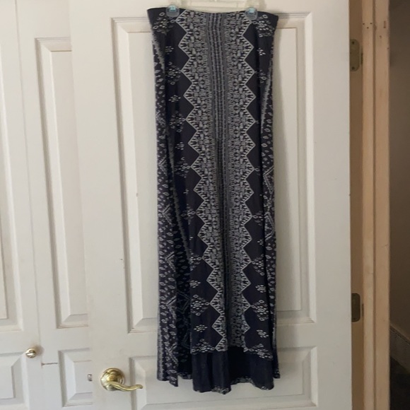 Billabong Skirt - Picture 2 of 6